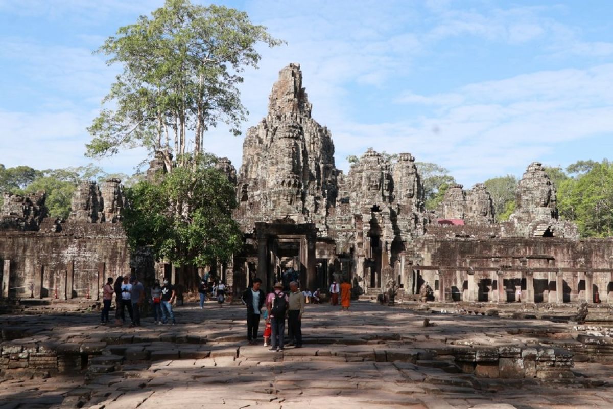 misteri-dan-keindahan-candi-bayon-di-kompleks-angkor-thom