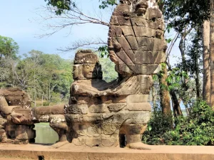 misteri-dan-keindahan-candi-bayon-di-kompleks-angkor-thom