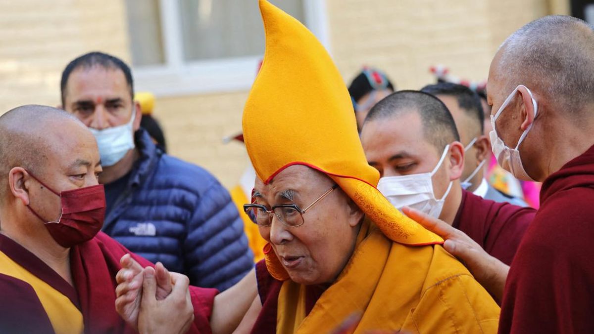 dalai-lama-pastikan-tradisi-kepemimpinan-buddha-tibet-tetap-berlanjut